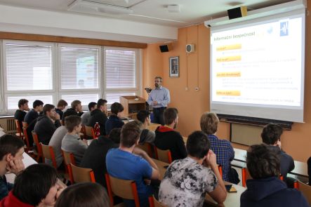 Foto k aktualitě Informační bezpečnost – téma k diskuzi!