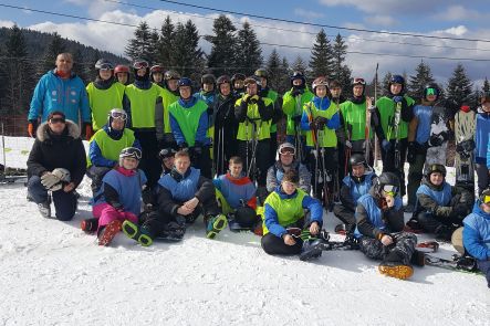 Foto k aktualitě Lyžařský kurz žáků I. ročníku se vydařil