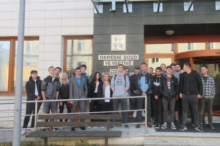 Foto k aktualitě Exkurze v soudní síni