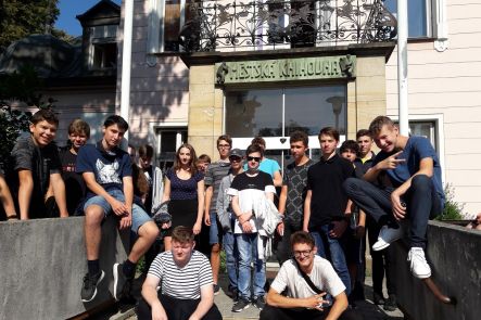 Foto k aktualitě TEMATICKÁ EXKURZE IT1B V MĚSTSKÉ KNIHOVNĚ ROŽNOV POD RADHOŠTĚM