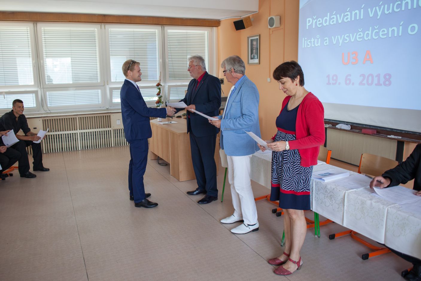  Informace k předávání ročníkových vysvědčení