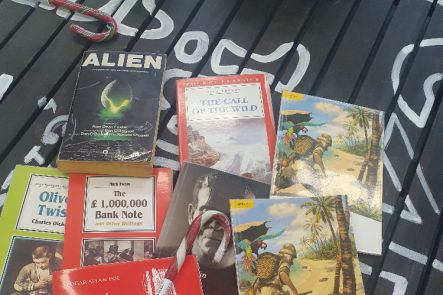 Foto k aktualitě  Předvánoční čtenářská pohoda v knihovně aneb čteme spolu česky i anglicky