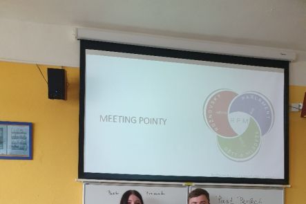 Foto k aktualitě  Tereza a Lukáš = naši zástupci v Parlamentu dětí a mládeže v Rožnově pod Radhoštěm