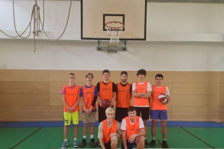 Foto k aktualitě  Okrskové kolo v košíkové chlapců
