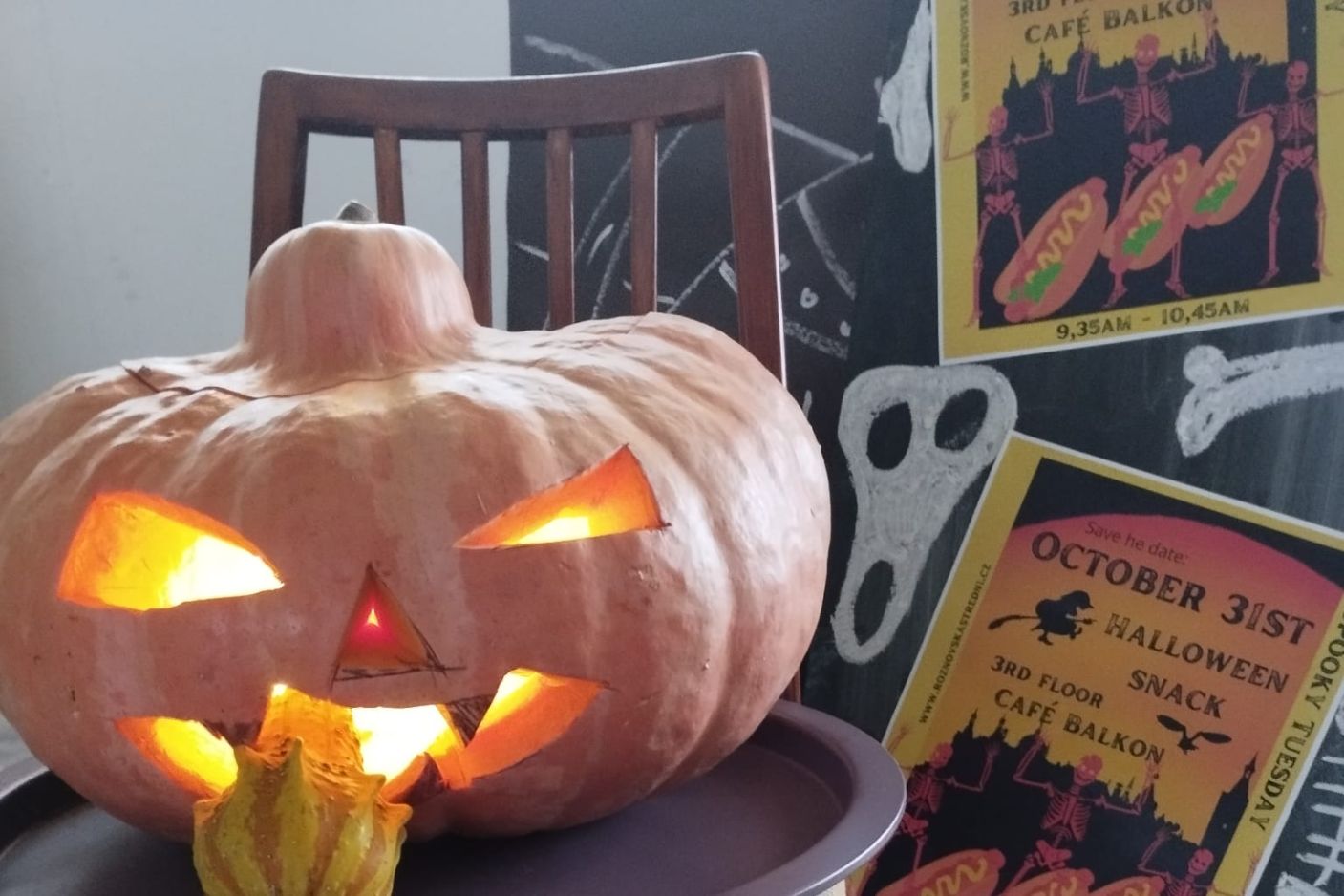  Another Halloween brunch at our school is over...