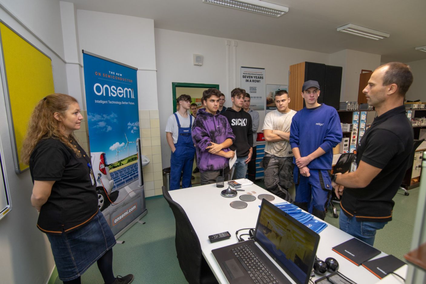  Rožnovská pobočka firmy onsemi nabídla finanční stipendia žákům SŠIEŘ