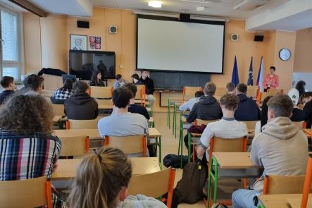 Foto k aktualitě Zasedání Studentského parlamentu SŠIEŘ