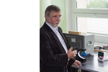 Foto k aktualitě KURZ VAKUOVÉ TECHNIKY 2024 - LETOS 30. ROČNÍK