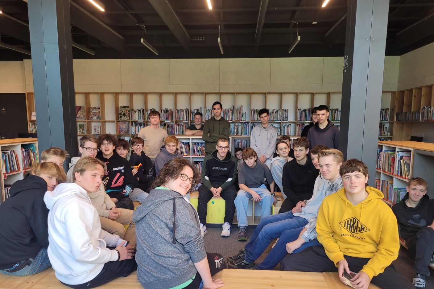  ME1 na návštěvě v knihovně