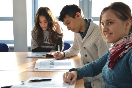 Foto ke stránce Maturitní kalendář JARO 2017