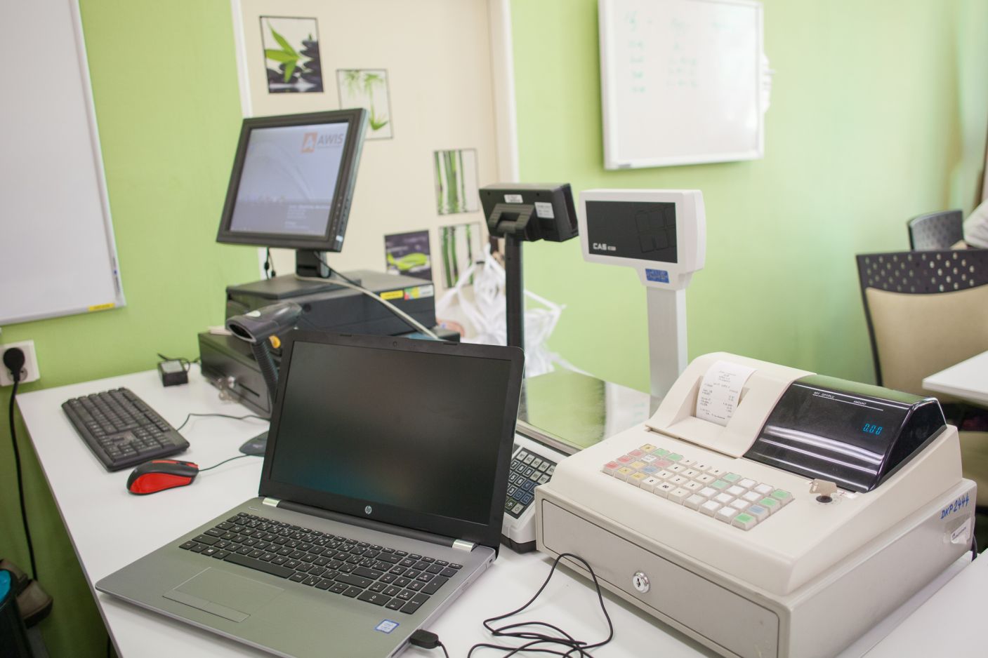 OBOR 66-51-H/01 PRODAVAČ