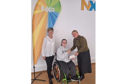 Foto k aktualitě Žákyně naší školy obdržela finanční dar od firmy NXP na relaxační vak 