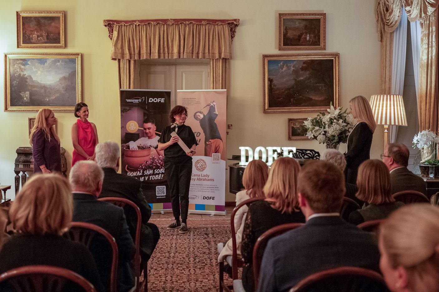  Koordinátorka programu DOFE Milada Vašáková získala cenu Lady Luisy Abrahams pro rok 2025