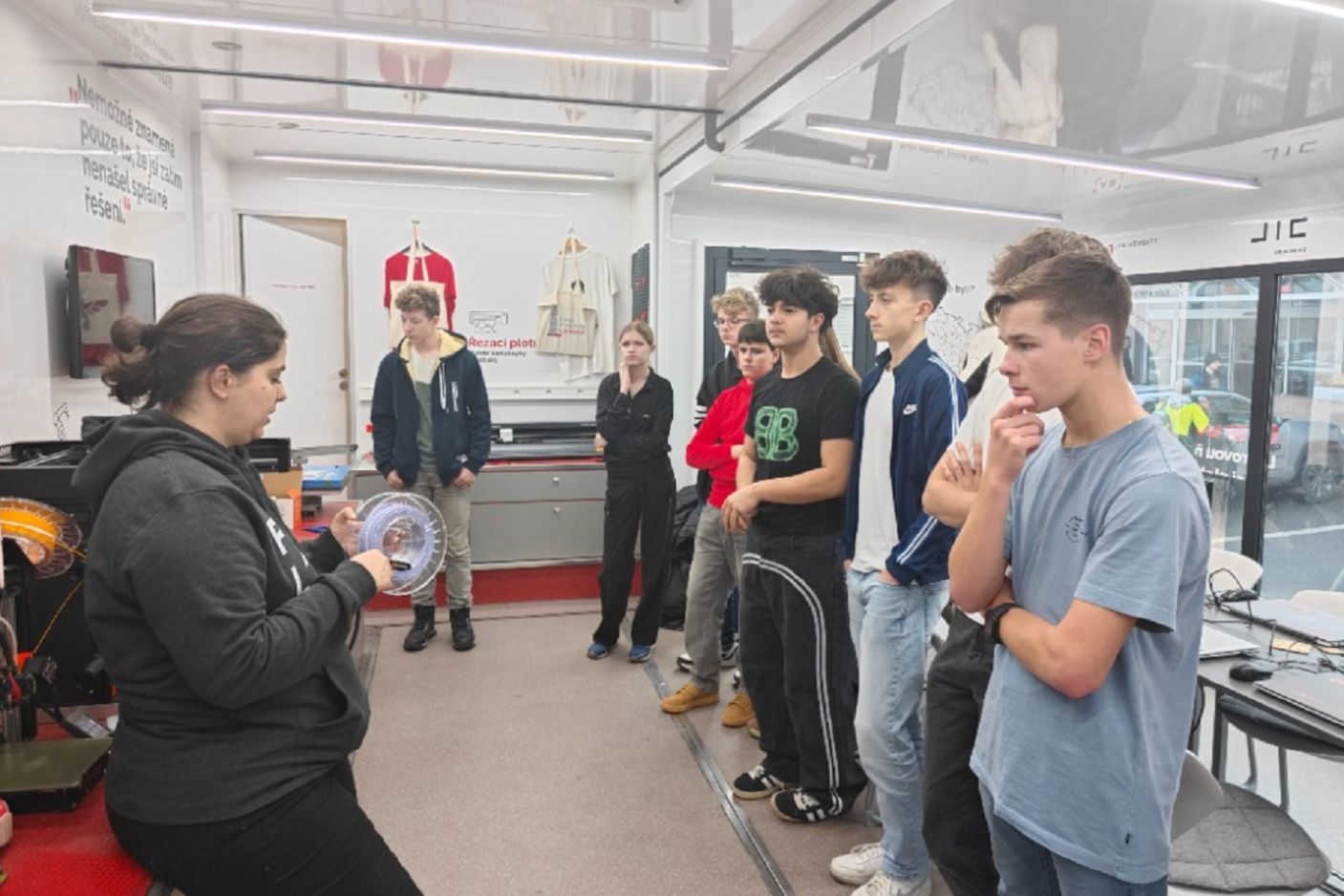  DEN POLOVODIČŮ NA ROŽNOVSKÉ STŘEDNÍ