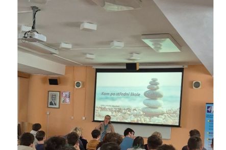 Foto k aktualitě Beseda s pracovnicí ÚP a zástupcem Armády ČR pro žáky 4. ročníku oboru MIT 