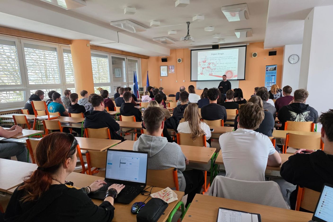  Prevence, která otevírá oči: drogy a kyberbezpečnost