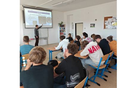 Foto k aktualitě Technické lyceum a letový provoz – návštěva odborníka z praxe
